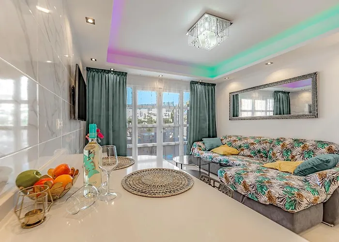 Beautiful Deluxe Apartment Sun And Sea